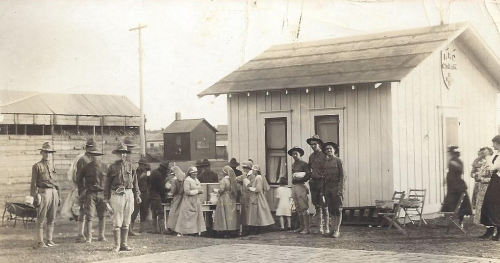 American Red Cross soldiers' canteen at Waynoka, OK train station, 1918